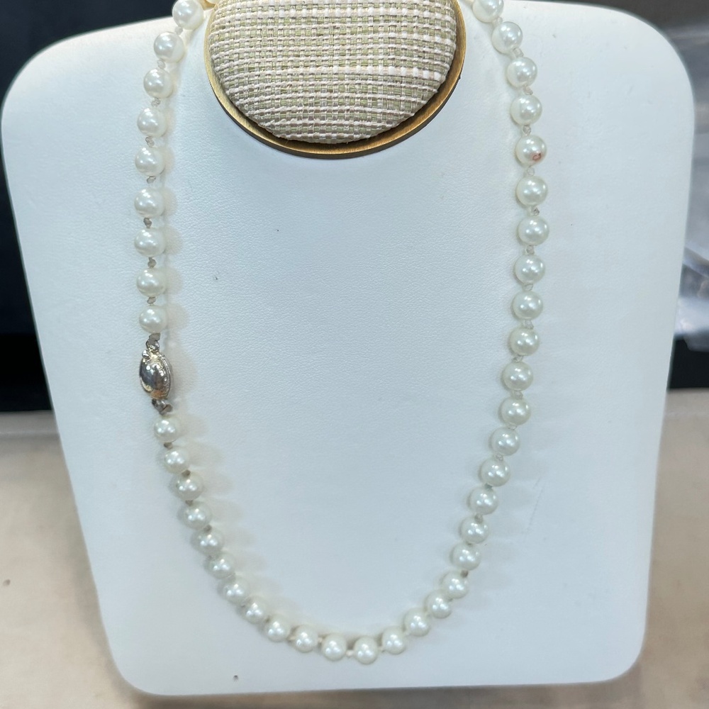Faux White Pearl Necklace, Silver Tone Magnetic Clasp. 14” Long